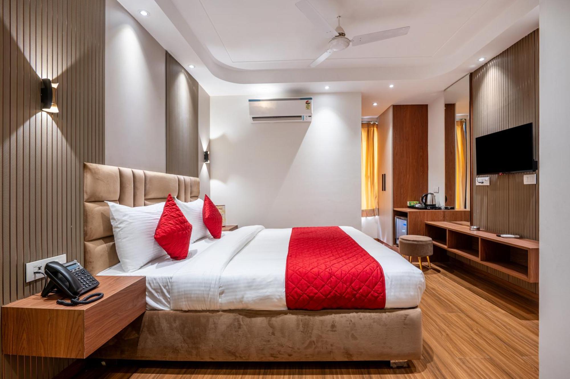 Hotel Avaas - Faiz Road Karol Bagh Delhi  Exterior foto